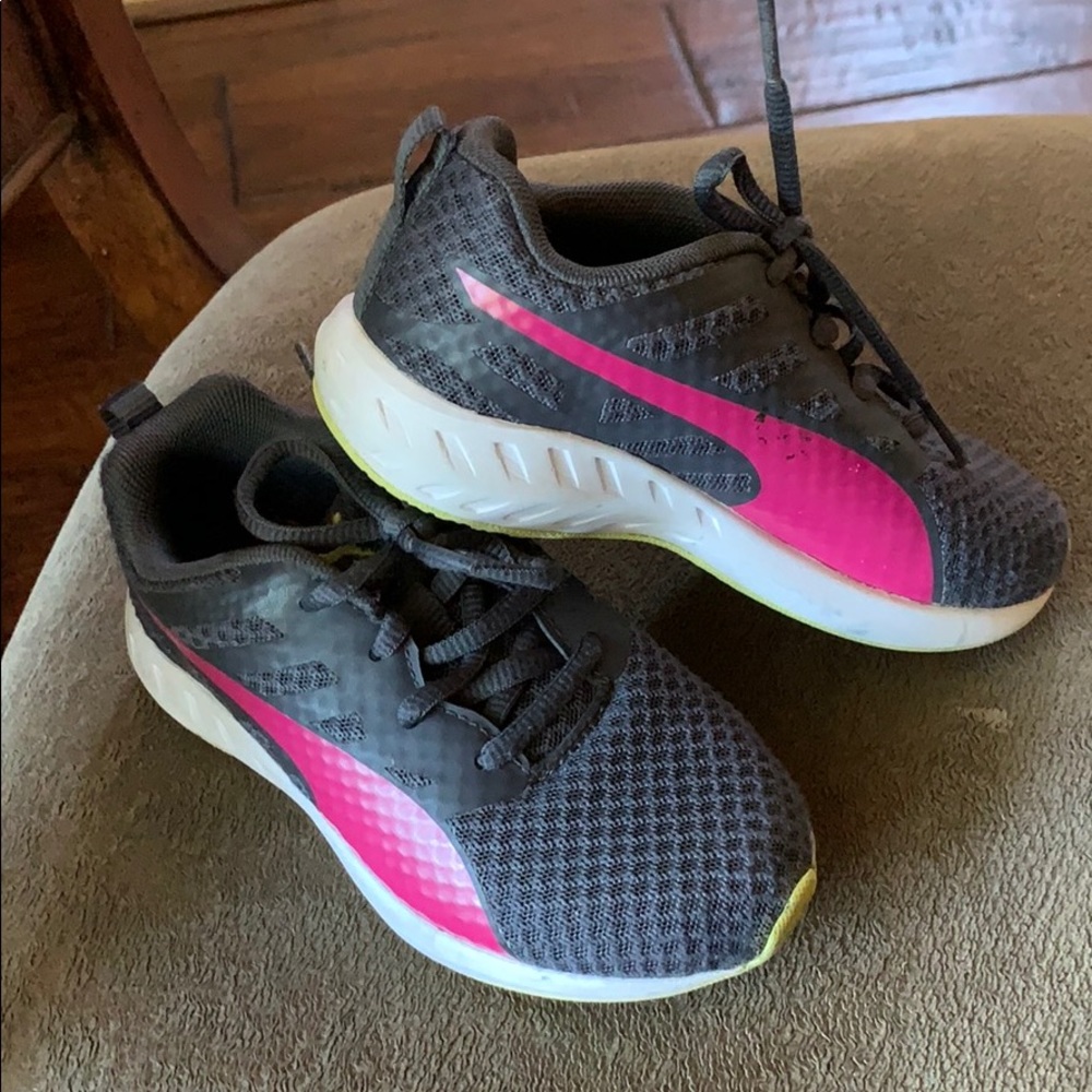 Girl Puma tennis on EUC